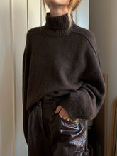 Load image into Gallery viewer, Sweater No. 30 - ENGLISH