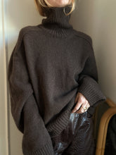 Load image into Gallery viewer, Sweater No. 30 - ENGLISH