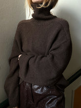 Load image into Gallery viewer, Sweater No. 30 - ENGLISH