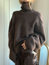 Load image into Gallery viewer, Sweater No. 30 - ENGLISH