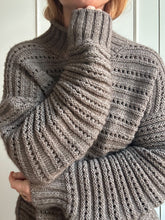 Load image into Gallery viewer, Sweater No. 27 - ENGLISH