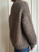 Load image into Gallery viewer, Sweater No. 27 - DEUTSCH