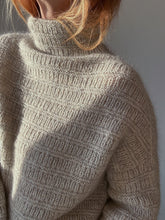 Load image into Gallery viewer, Sweater No. 28 - ITALIANO