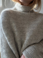 Load image into Gallery viewer, Sweater No. 28 - ESPAÑOL