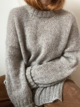 Load image into Gallery viewer, Sweater No. 14 - ENGLISH