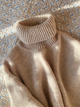 Load image into Gallery viewer, Sweater No. 11 - ESPAÑOL