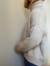 Load image into Gallery viewer, Sweater No. 11 - ENGLISH