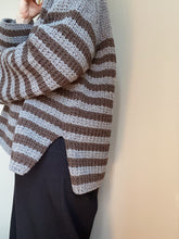 Load image into Gallery viewer, Sweater No. 17 - ENGLISH