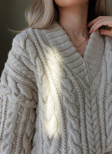 Load image into Gallery viewer, Sweater No. 20 - ESPAÑOL