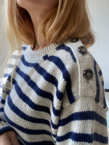 Sweater No. 22 - DEUTSCH