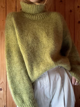 Load image into Gallery viewer, Sweater No. 25 - DEUTSCH